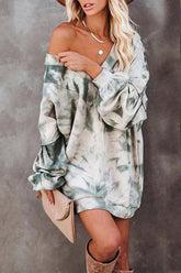 Rückenfreies Minikleid mit Batikmuster und V-Ausschnitt